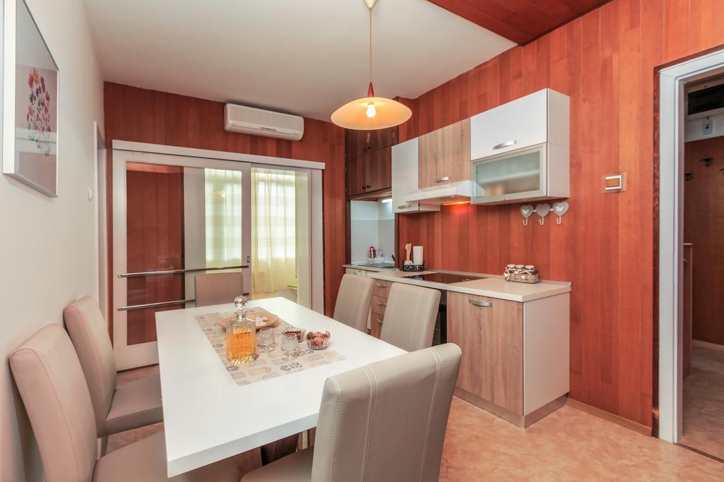 Apartment Barbaresko Split Exterior foto